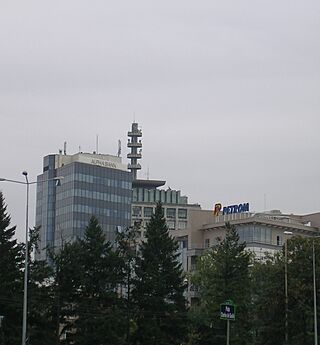 Alpha Bank, TVR, Petrom - din Piaţa Charles de Gaulle; oct 2oo7.jpg