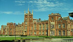 Archivo:Belfast Queen University