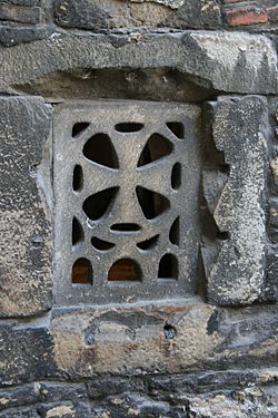 Archivo:Celosía cripta de santa Leocadia