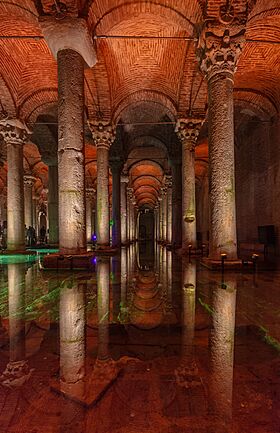 Cisterna Basílica, Estambul, Turquía, 2024-09-28, DD 58-60 HDR.jpg