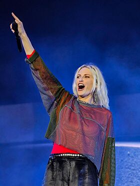 Emily Armstrong - Linkin Park Sao Paulo 15 Nov 2024.jpg