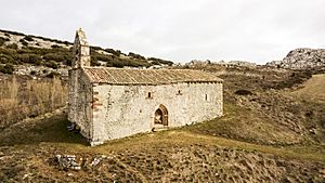 Archivo:Ermita de Nuestra Señora de Camporredondo - Cuevas de Amaya