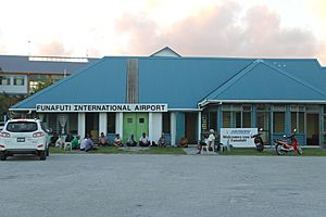 Archivo:Funafuti International Airport terminal building