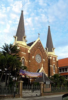 Archivo:Gereja Katolik Kelahiran Santa Perawan Maria, Surabaya