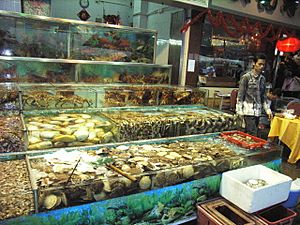 Archivo:HK Sai Kung Seafood Street n restaurants