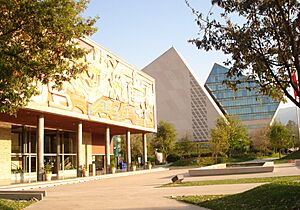 Archivo:ITESM Monterrey Rectoria CETEC