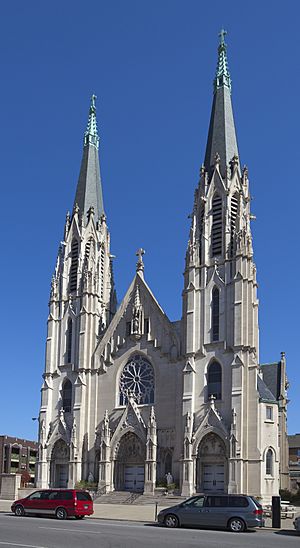 Archivo:Iglesia católica de Santa María, Indianápolis, Estados Unidos, 2012-10-22, DD 01