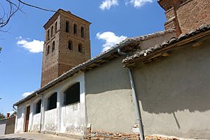 Archivo:Iglesia de San Esteban, Villamol 03