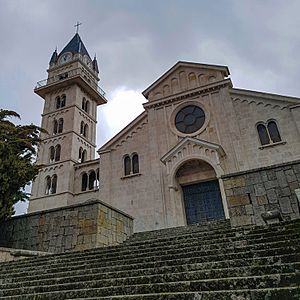 Archivo:Iglesia del Pilar en Monte Mario 1 edited