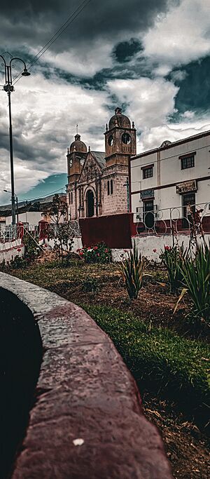 Archivo:La iglesia principal San Benedicto, de la provincia de tarata