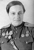 Archivo:Lyudmila Pavlichenko portrait