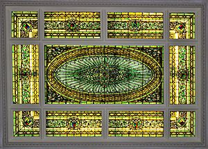 Archivo:Menger Hotel stained glass ceiling