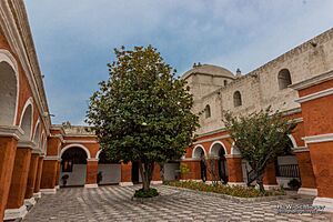 Archivo:Monasterio de Santa Catalina, Arequipa