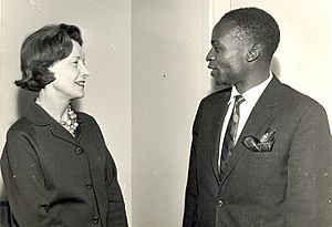 Archivo:Mr John Tembo, Malawian Minister of Finance and Mrs Barbara Castle, British Minister of Overseas Development