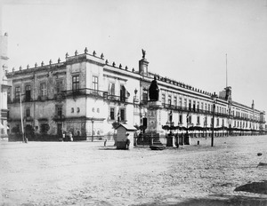 Archivo:Palacio Nacional 1880-1900