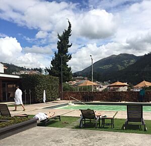 Archivo:Piscinas aguas termales