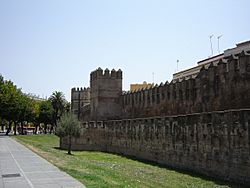 Archivo:Sevilla city walls