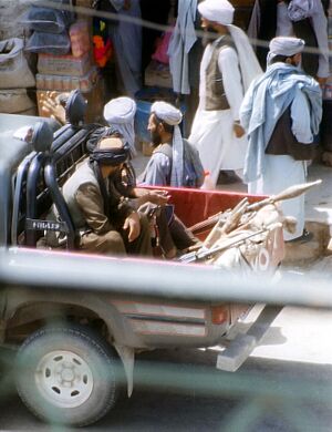 Archivo:Taliban-herat-2001 ArM