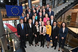 Von der Leyen II Commission group photo.jpg
