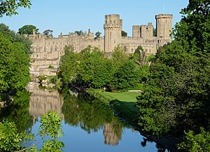 Archivo:Warwick Castle May 2016