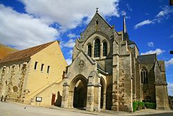 Église Saint Hippolyte de Vivoin.jpg