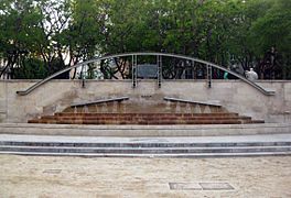 034 Font de la plaça Folch i Torres