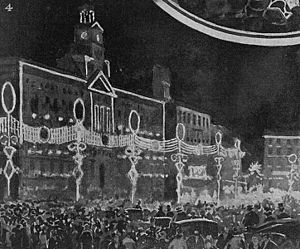 Archivo:1905-11-06, La Ilustración Artística, Viaje de M. Loubet á Madrid, Azpiazu (cropped) Puerta del Sol