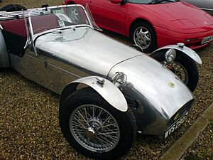 Archivo:1959 Lotus Seven Series 1, front right