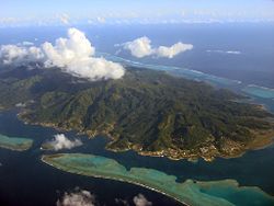 A view from the AR 72 airplane (Over Society Islands - French Polynesia).jpg