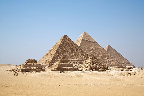 Archivo:All Gizah Pyramids