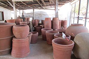 Archivo:Artesanía de greda en Pomaire
