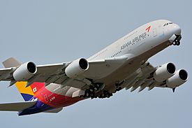 Asiana Airlines, Airbus A380-800 HL7635 NRT (18795248805).jpg