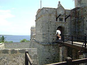 Archivo:Bahía y Castillo de Jagua 19 de abril de 2013 