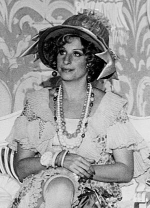 Archivo:Barbra Streisand 1975 television special (cropped)