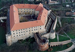 Archivo:Bastion Castle Siklós