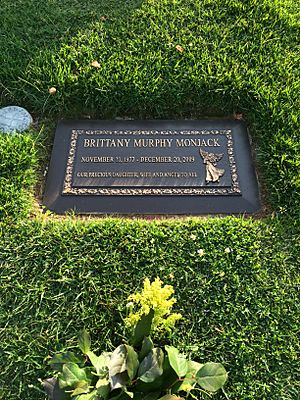 Archivo:Brittany Murphy Grave