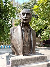Archivo:Busto de Jose Felix de Restrepo 2