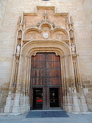 Archivo:Catedral de Alcalá de Henares (Portada Oeste)