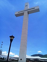 Archivo:Cruz Monumental de El Arenal. 12