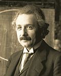 Archivo:Einstein1921 by F Schmutzer 2
