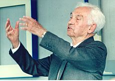 Ernst Mayr PLoS.jpg