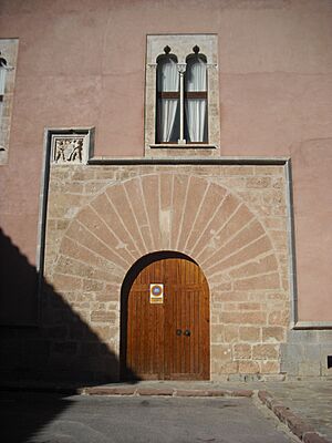 Archivo:Faura. Casa Comtal. Puerta