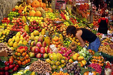 Archivo:Fruit Stall in Barcelona Market