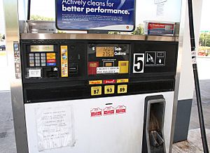 Archivo:Gas-pump-Indiana-USA