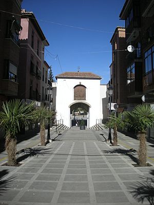 Archivo:Guadix. Puerta de San Torcuato