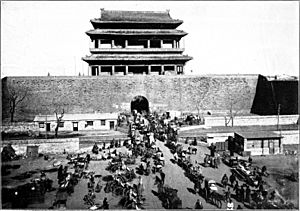 Archivo:Hata-men Gate