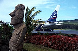 Archivo:Mataveri Airport Easter Island Chile
