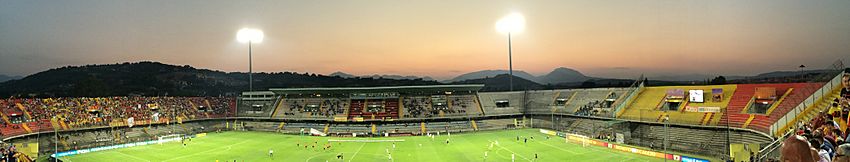 Archivo:Panoramica Stadio Vigorito