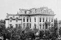 Photocopy of 1872 photograph by Eadweard Muybridge in Stanford University Archives, PC 6. VIEW FROM THE NORTHEAST - Leland Stanford House, 800 N Street, Sacramento, Sacramento HABS CAL,34-SAC,9-3 (cropped)