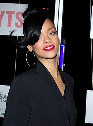 Archivo:Rihanna2012